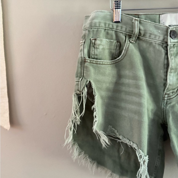 Oneteaspoon Distressed Denim Shorts - Picture 2 of 6
